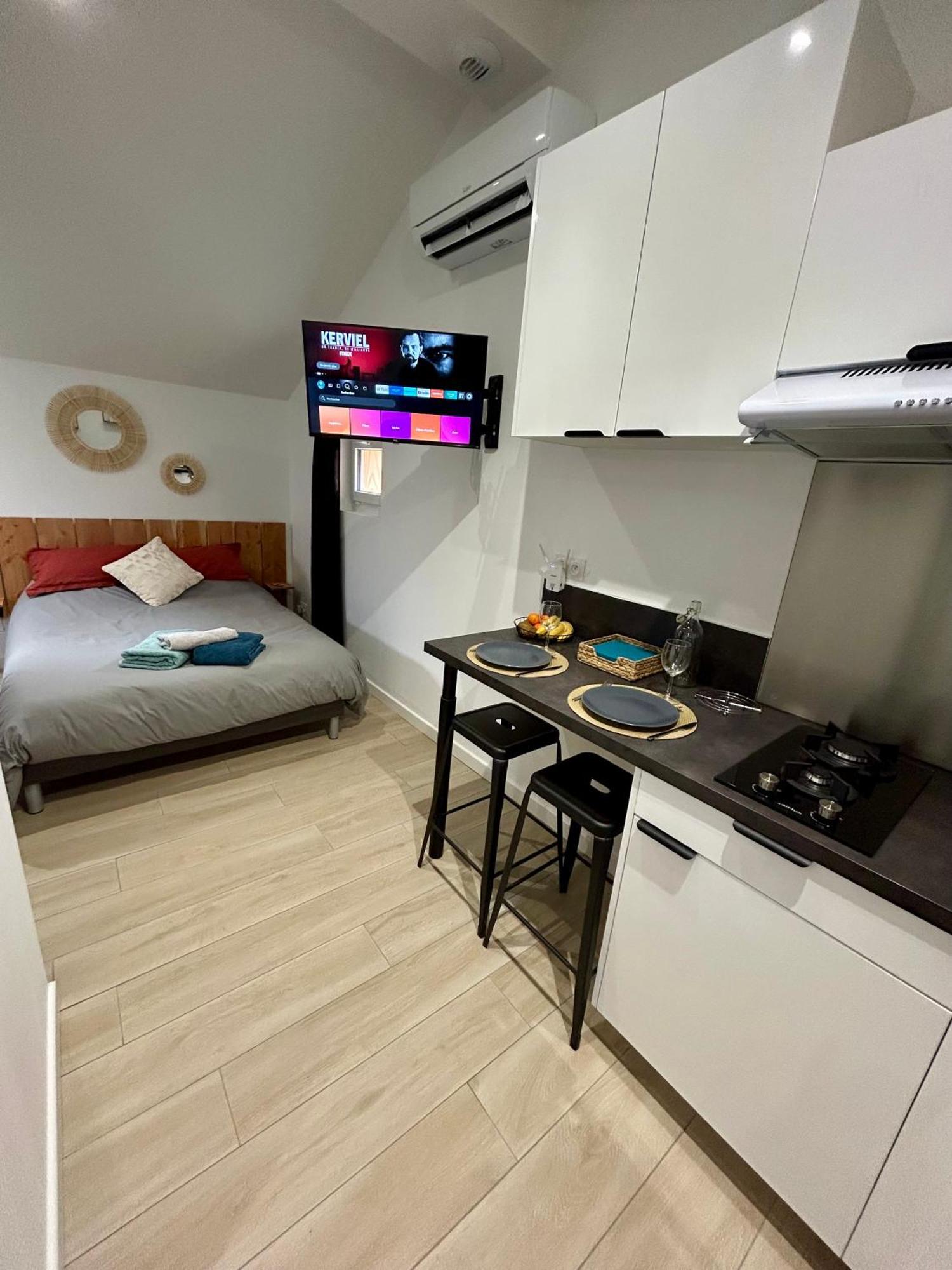 Tiny House De Charme Toute Equipee Le Pian-Medoc Bagian luar foto